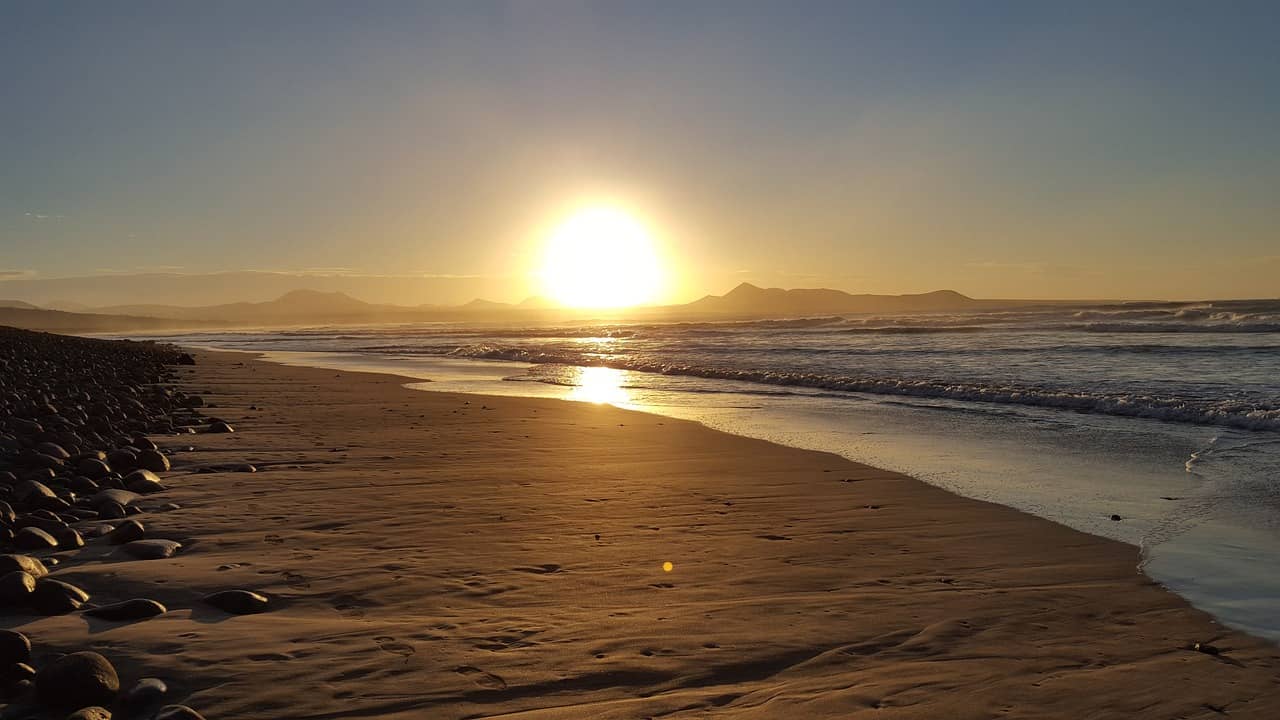 ¿Qué Ver en Lanzarote en 2 días? durmiendo en Famara