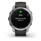 Garmin Fenix 7 plateado con correa gris grafito